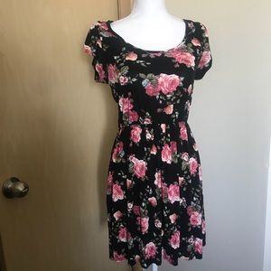 Adorable stretchy/elastic Sheer lace floral dress